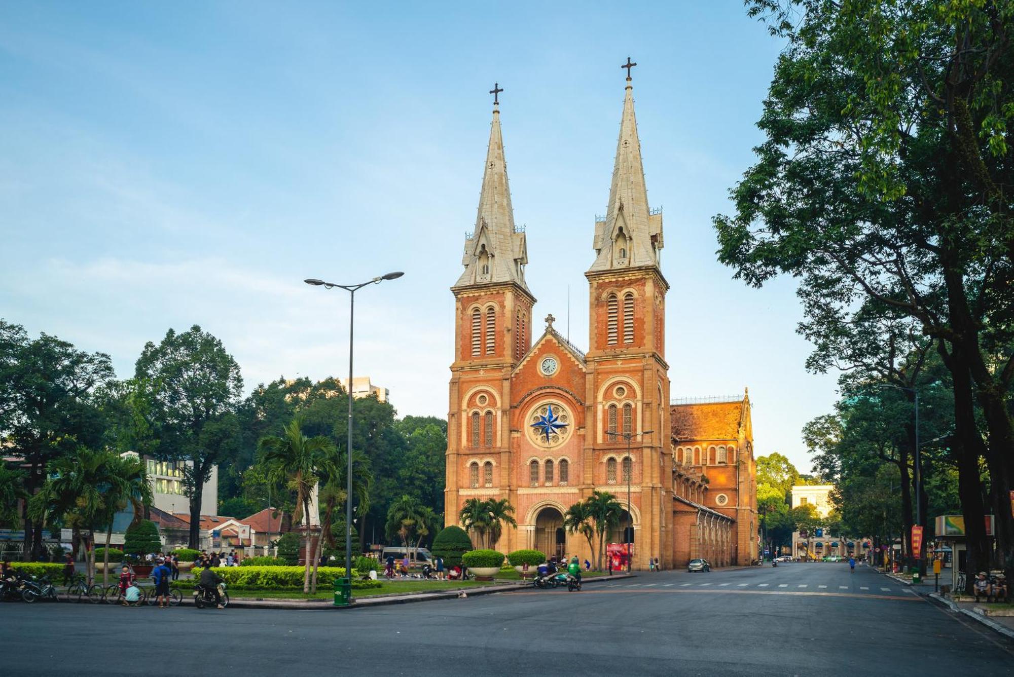 Holiday Inn & Suites Saigon Airport By Ihg Ho Şi Min Dış mekan fotoğraf