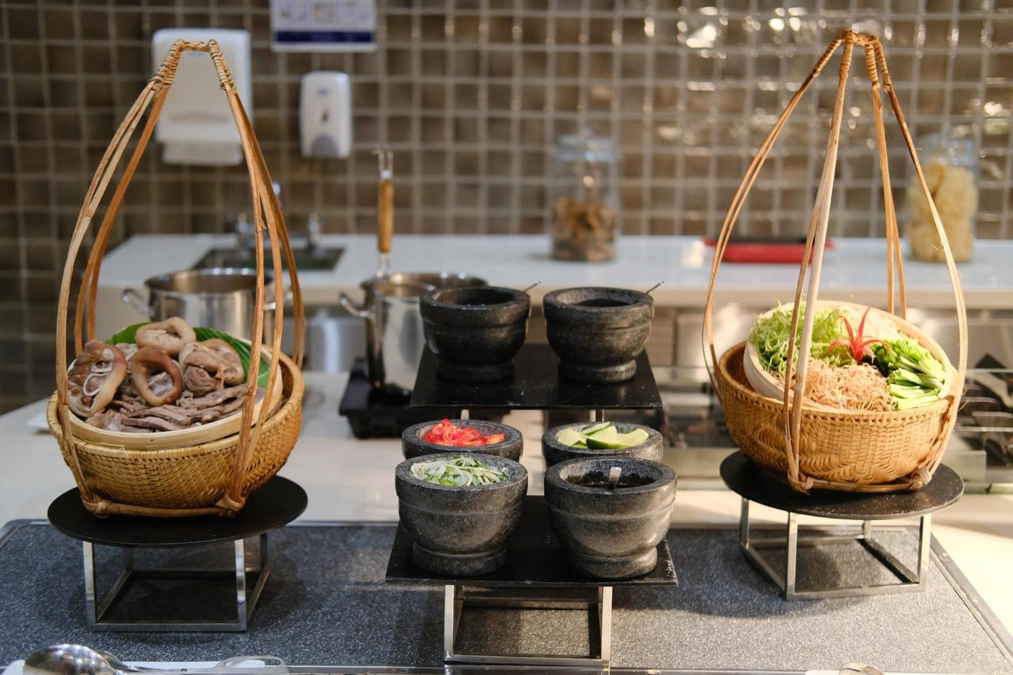 Holiday Inn & Suites Saigon Airport By Ihg Ho Şi Min Dış mekan fotoğraf