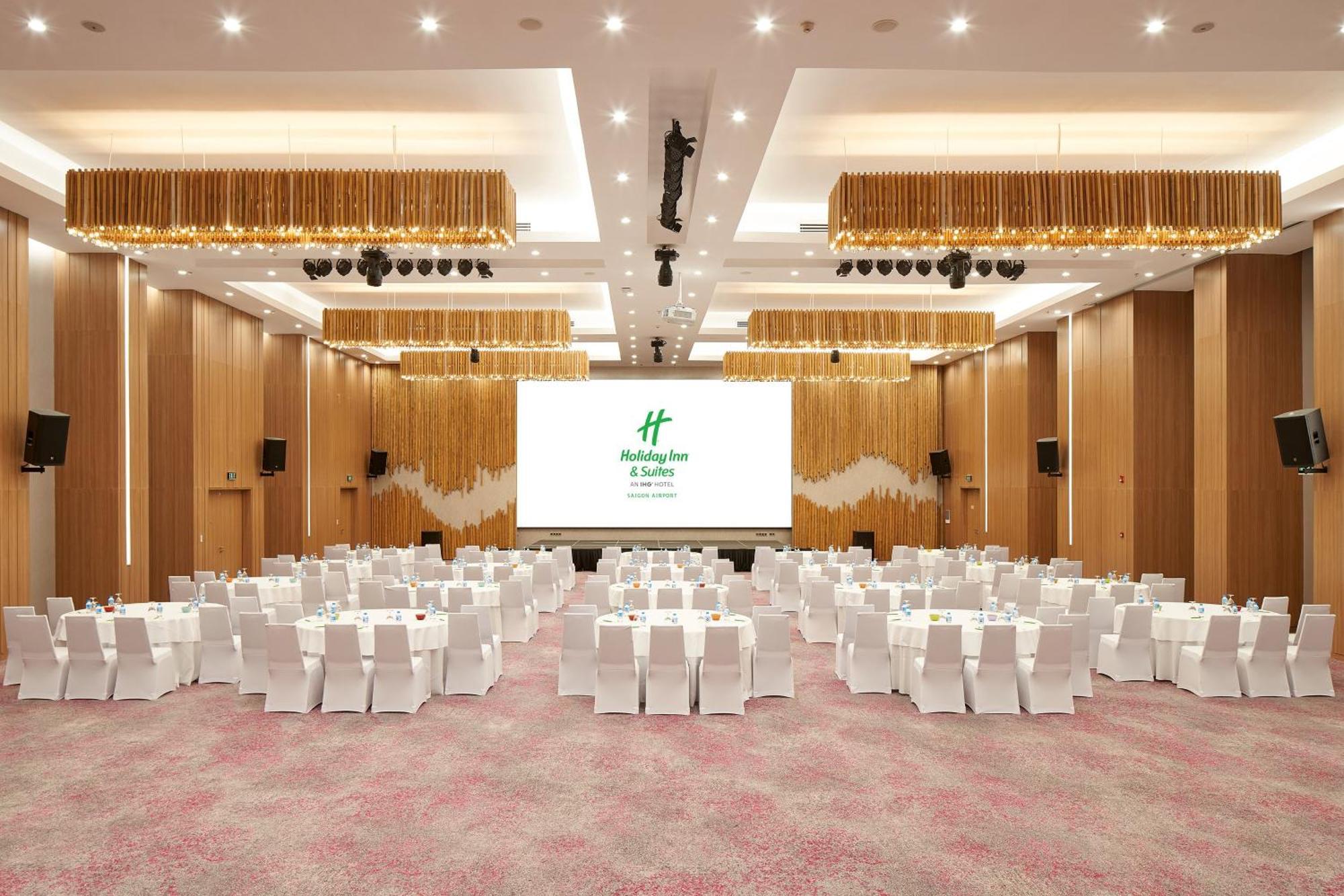 Holiday Inn & Suites Saigon Airport By Ihg Ho Şi Min Dış mekan fotoğraf