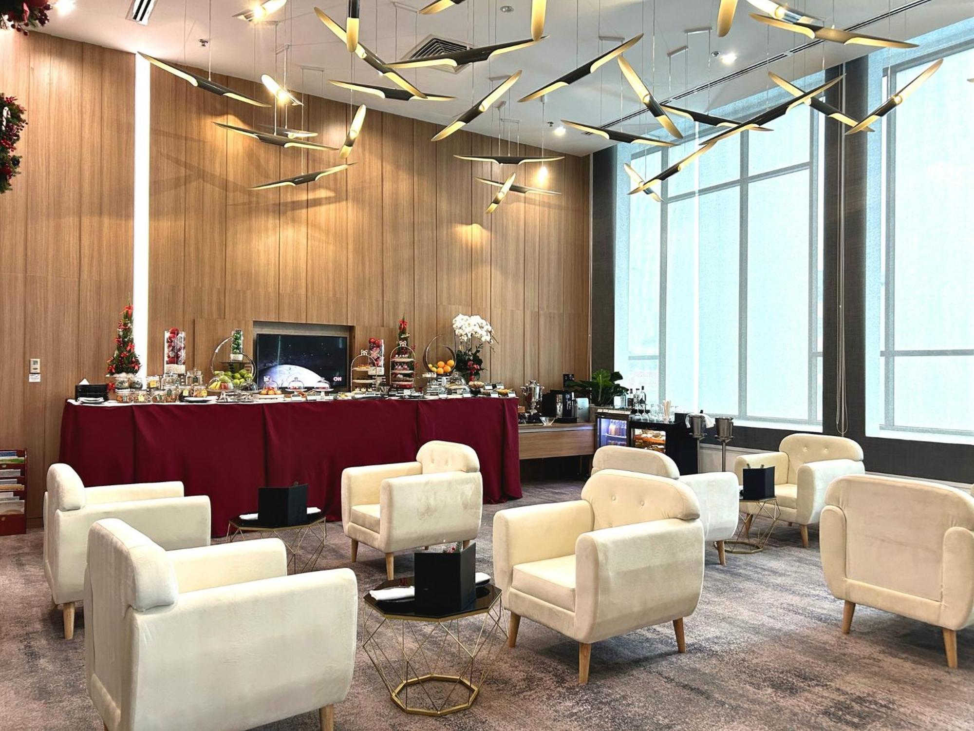 Holiday Inn & Suites Saigon Airport By Ihg Ho Şi Min Dış mekan fotoğraf